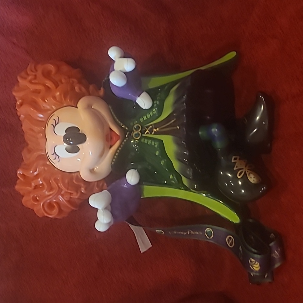 Disneyland Winifred Siper